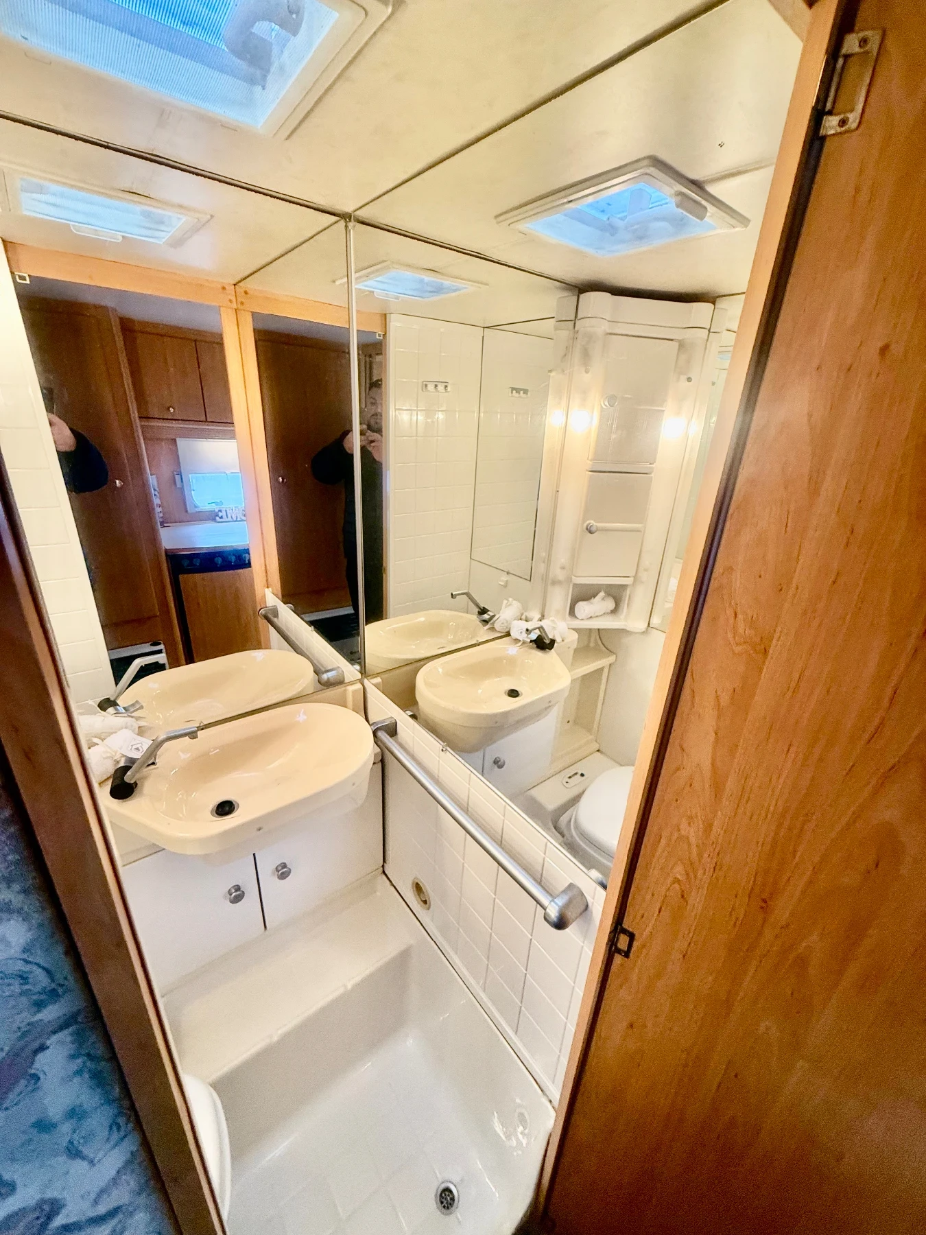 �������� Dethleffs RF6 | Mobile.bg � ����������� 15