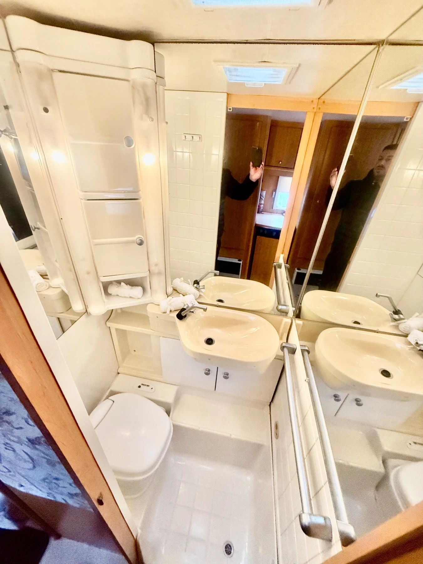 �������� Dethleffs RF6 | Mobile.bg � ����������� 16