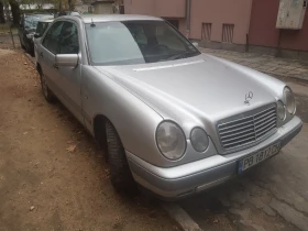 Mercedes-Benz E 200 газ и автоматик , снимка 2