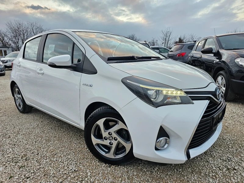 Toyota Yaris 1.5i, Hybrid, Facelift , снимка 3 - Автомобили и джипове - 48653522