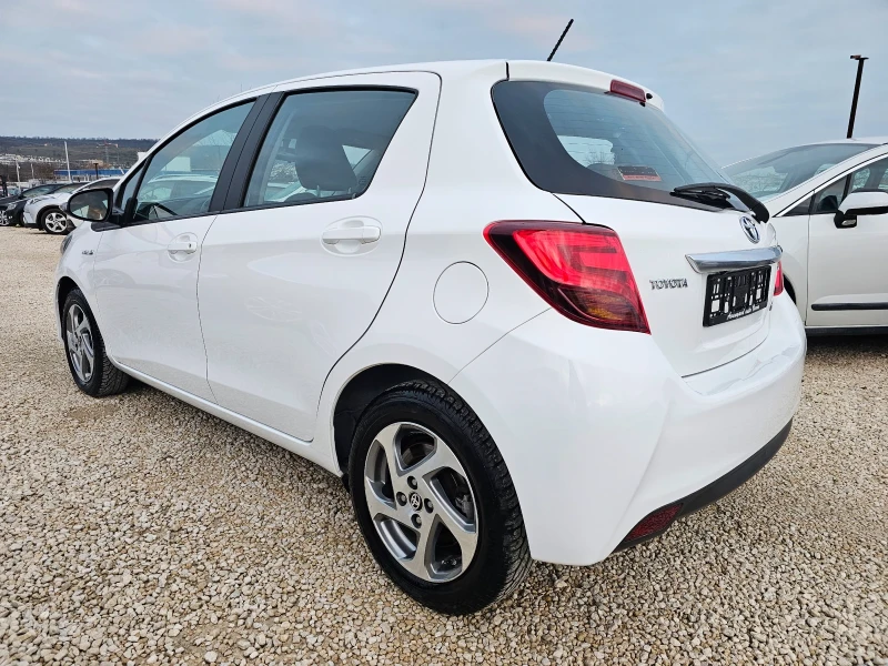 Toyota Yaris 1.5i, Hybrid, Facelift , снимка 6 - Автомобили и джипове - 48653522