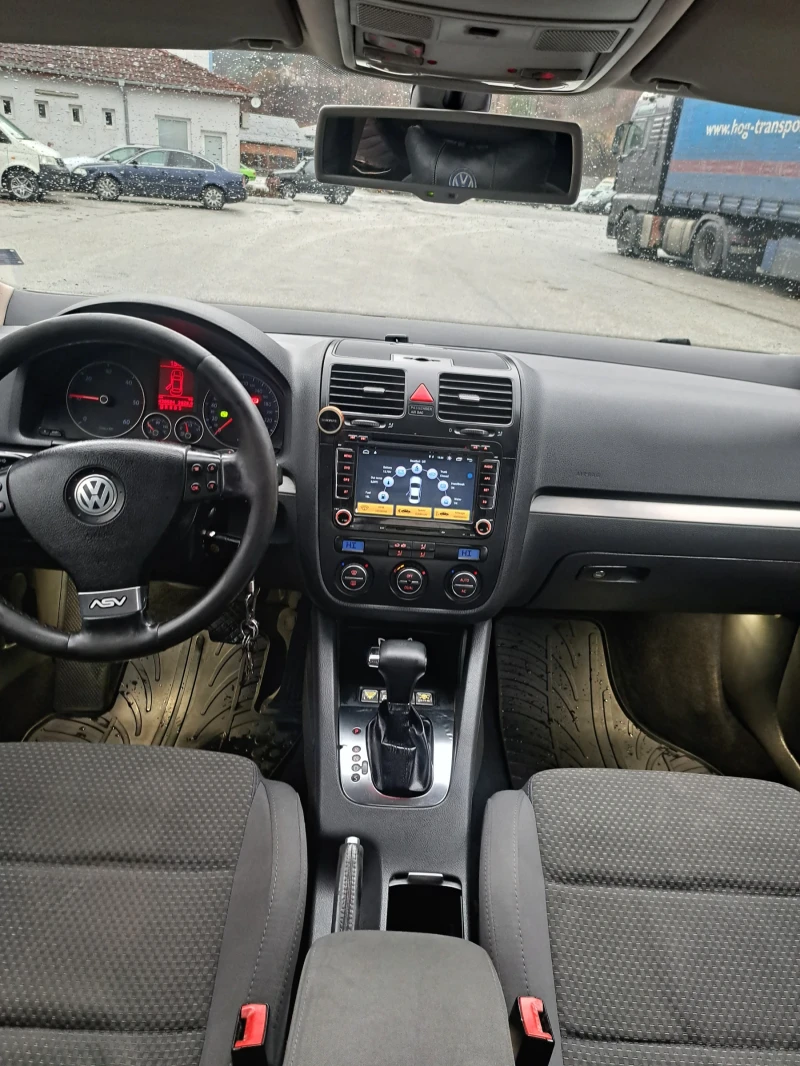 VW Jetta 2.0TDI SPORT, снимка 8 - Автомобили и джипове - 48758306