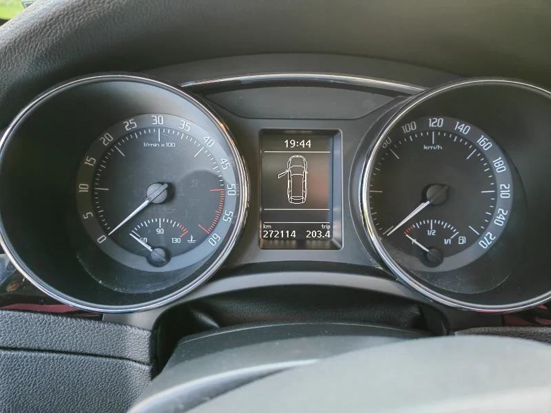 Skoda Superb 2.0 TDI Elegance , снимка 7 - Автомобили и джипове - 52533562