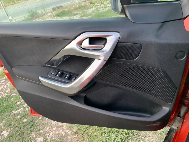 Peugeot 2008 1.6 ШВЕЙЦАРИЯ, снимка 12 - Автомобили и джипове - 51415219