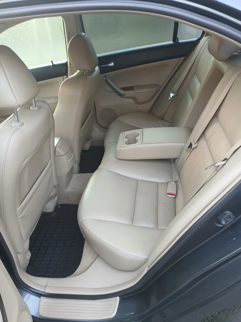 Honda Accord 2.2 i-ctdi, снимка 7 - Автомобили и джипове - 51886365