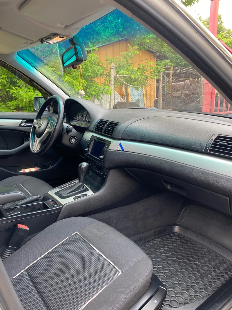 BMW 330 184 Автомат, снимка 12 - Автомобили и джипове - 52754124