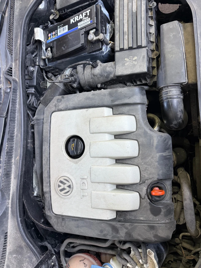 VW Golf 2.0 TDI обслужен, снимка 14 - Автомобили и джипове - 52885981