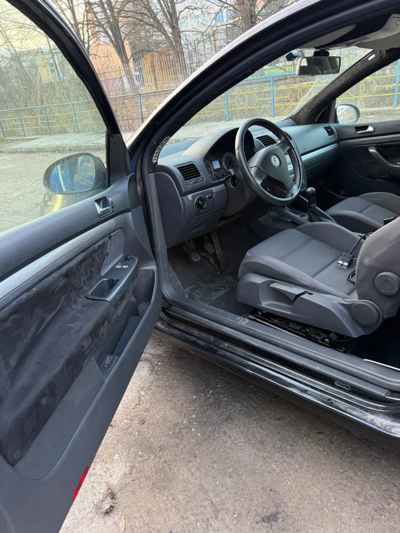 VW Golf 2.0 TDI обслужен, снимка 10 - Автомобили и джипове - 52885981