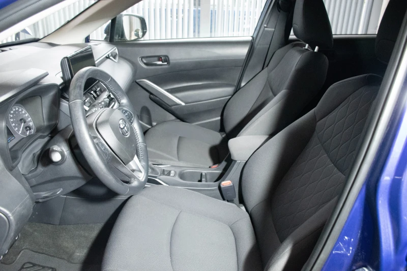 Toyota Corolla Cross 2.0 170кс 4x4, снимка 15 - Автомобили и джипове - 52920076