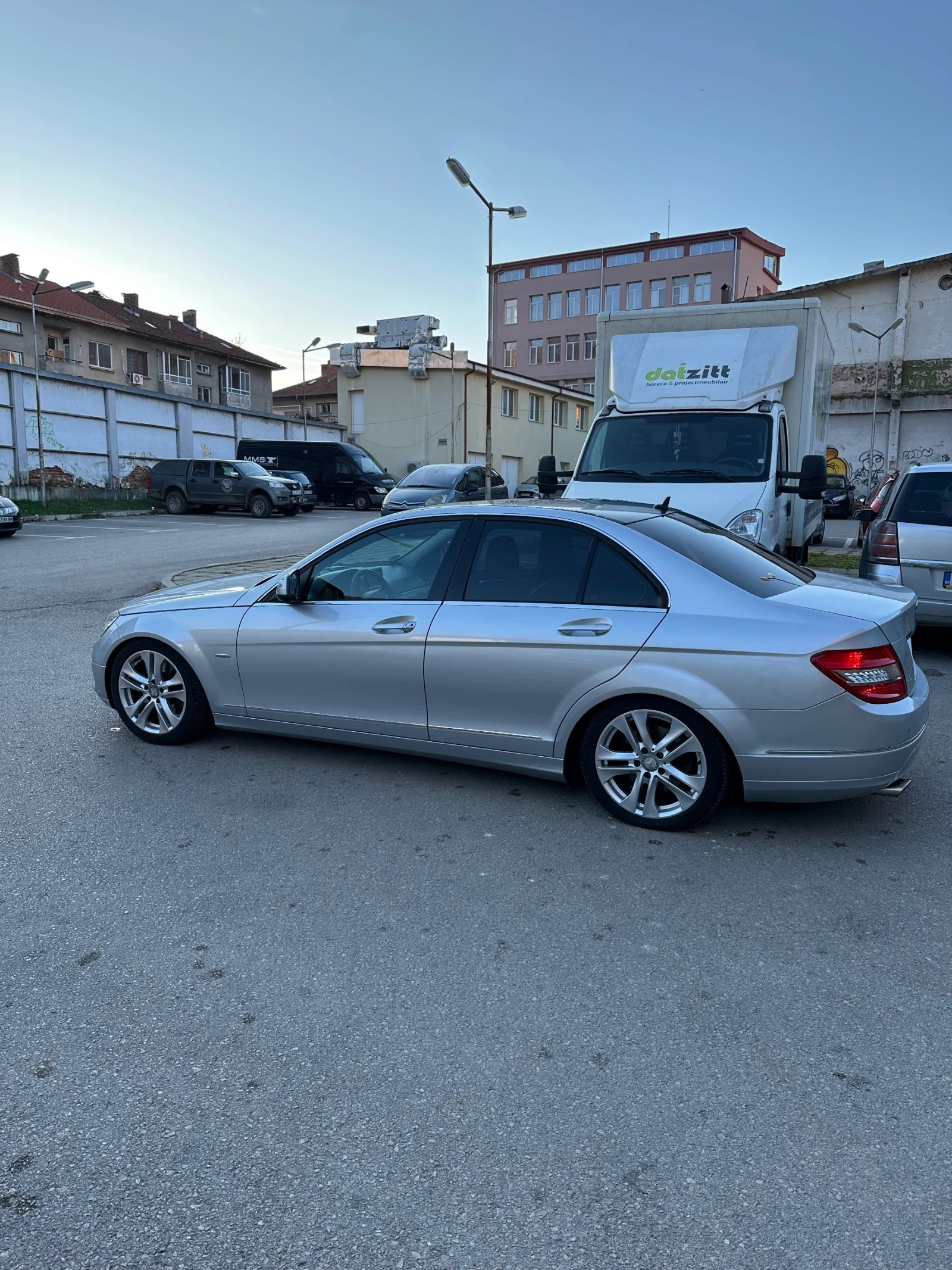 Mercedes-Benz C 320  - изображение 4