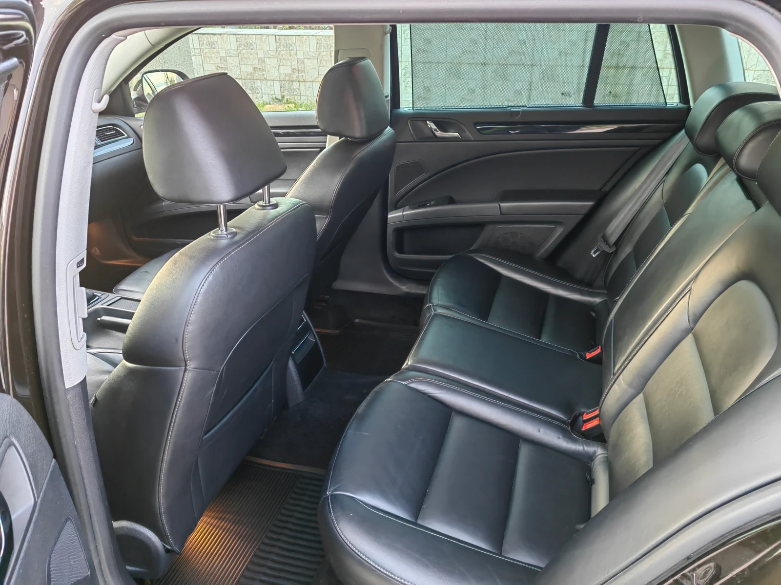 Skoda Superb 2.0 TDI Elegance  - изображение 4