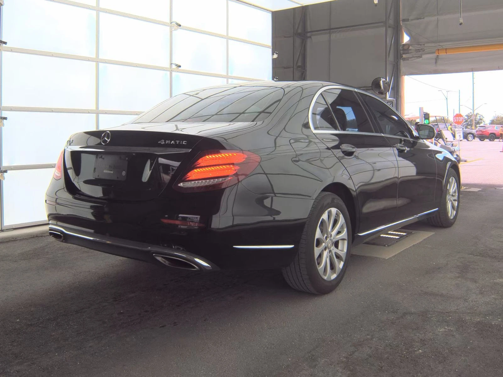 Mercedes-Benz E 300 DISTRONIC* Parking Assist - изображение 4