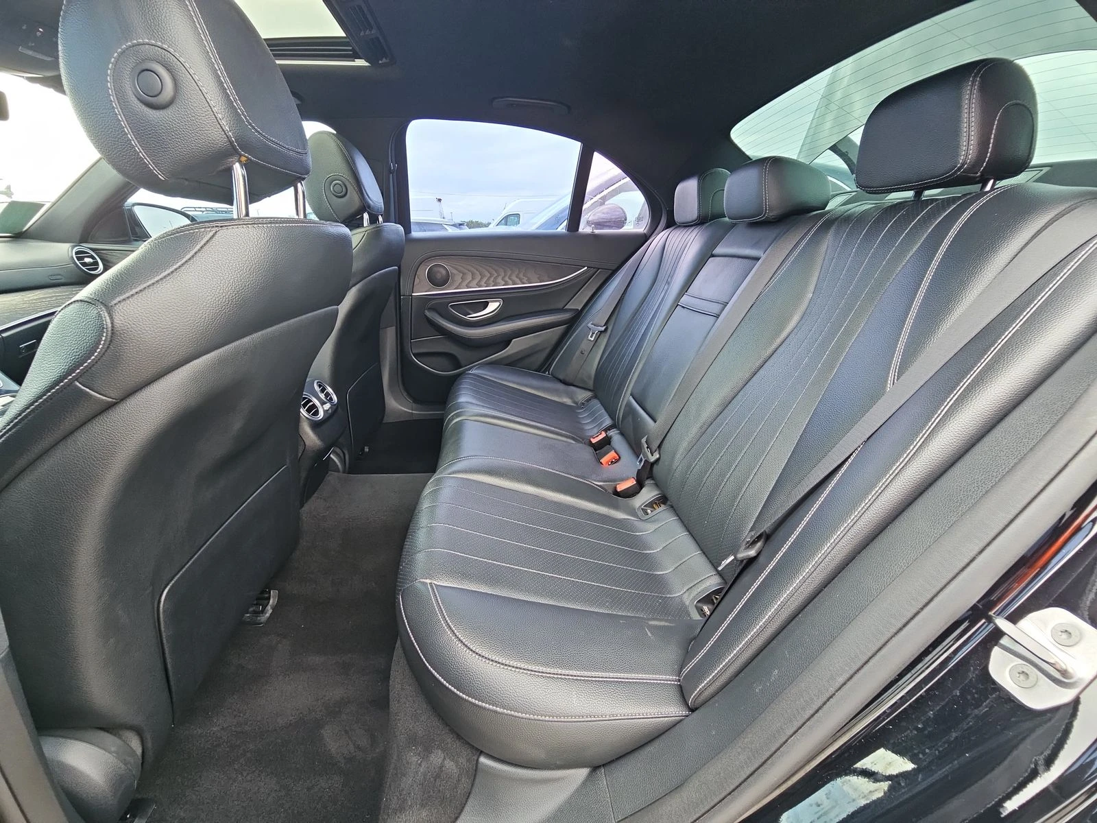 Mercedes-Benz E 300 DISTRONIC* Parking Assist - изображение 9