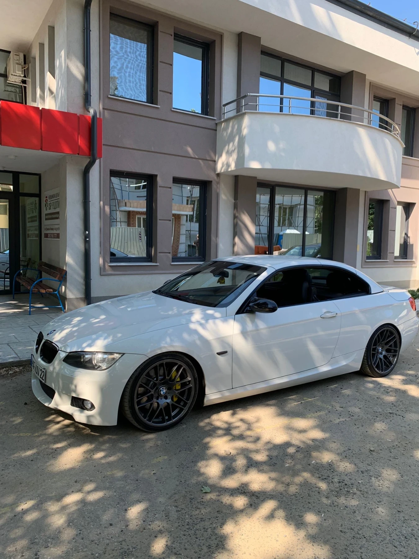 BMW 330 E93 - изображение 2