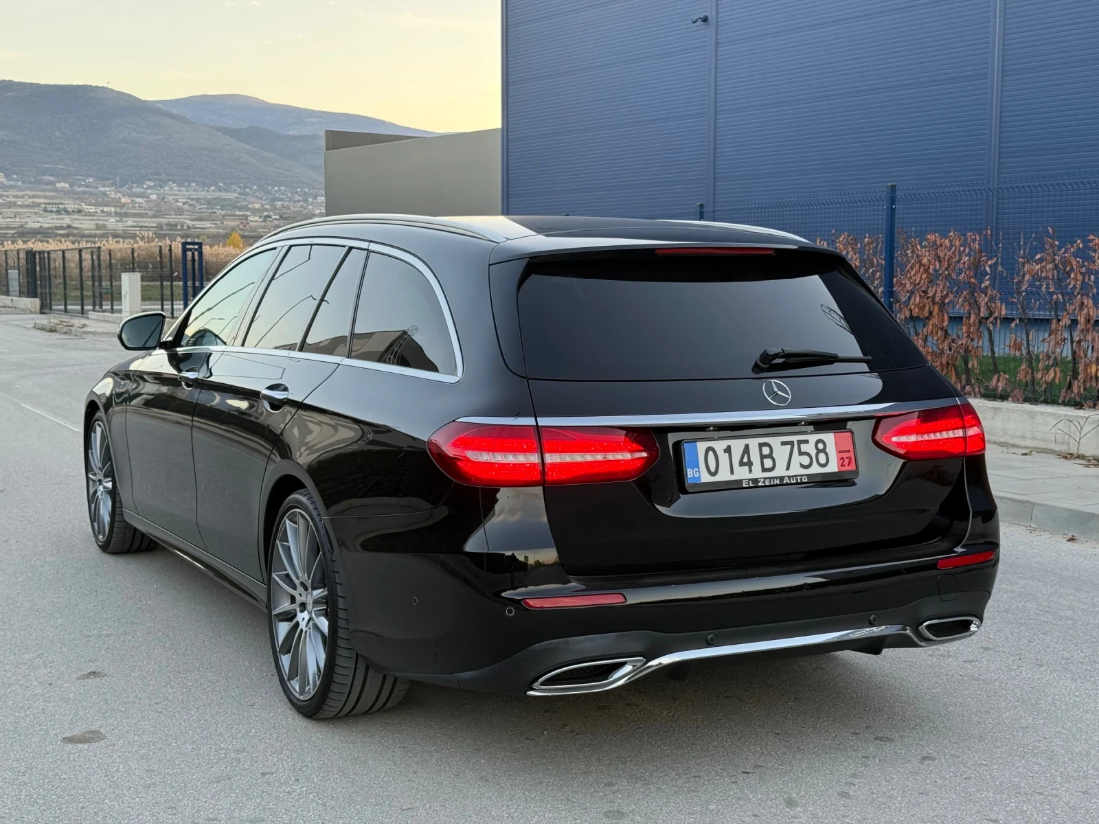 Mercedes-Benz E 220 AMG PREMIUM PLUS| DIGITAL| BURMESTER| ПЪЛНА ИСТОРИ - изображение 6