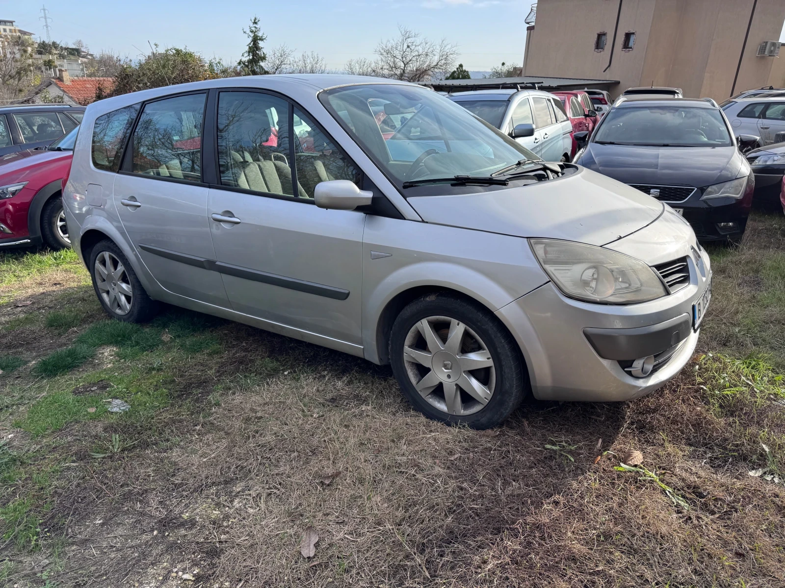 Renault Grand scenic 2.0i, автомат, 7 места - изображение 2