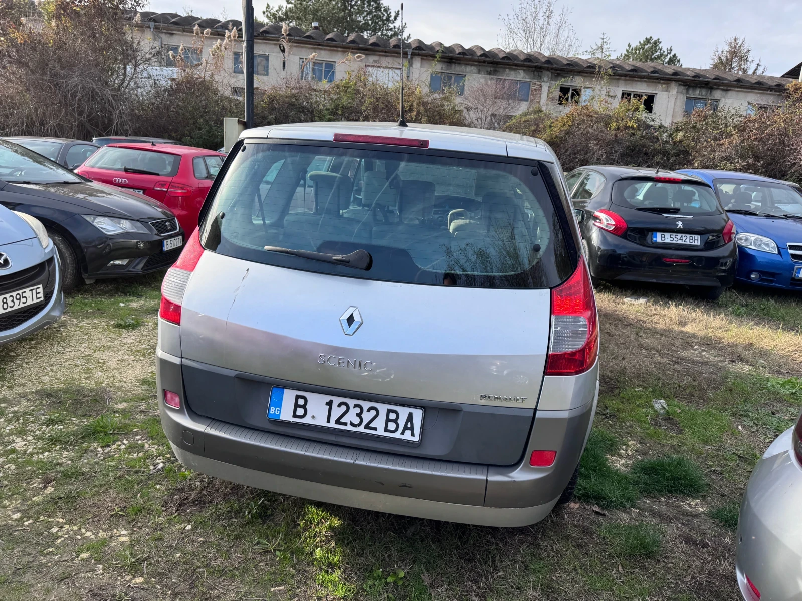 Renault Grand scenic 2.0i, автомат, 7 места - изображение 3