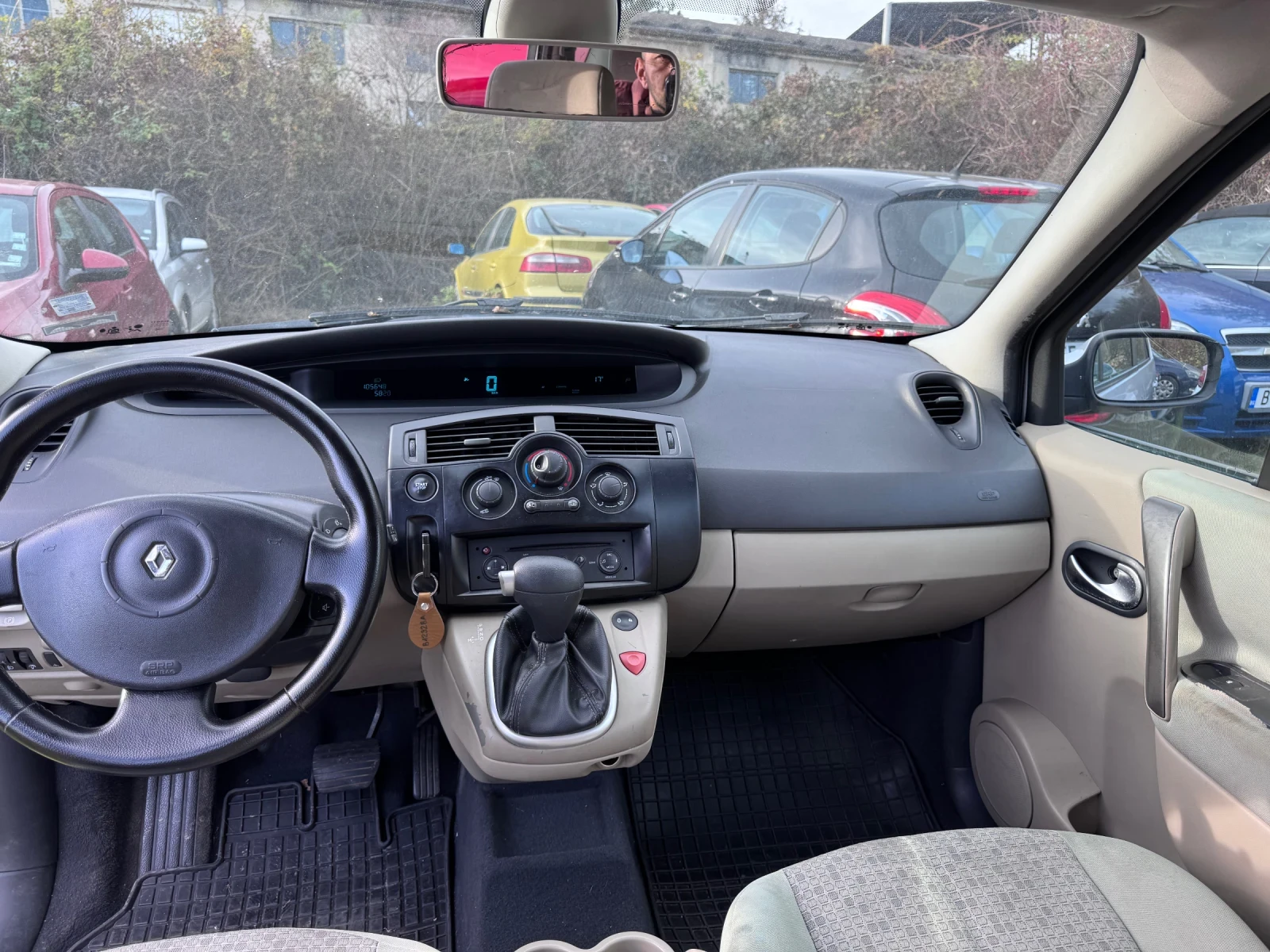 Renault Grand scenic 2.0i, автомат, 7 места - изображение 9