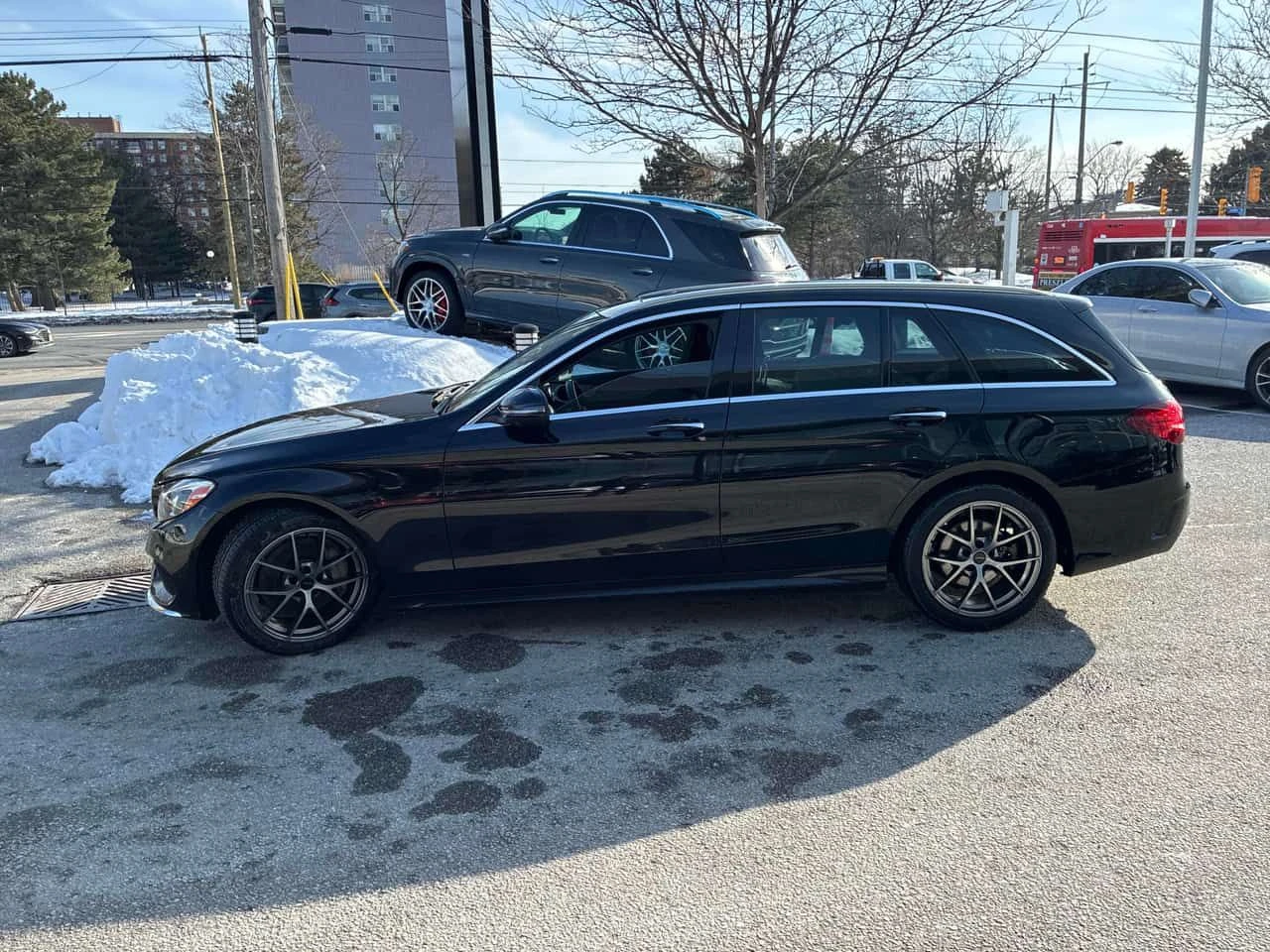 Mercedes-Benz C 300 * CARFAX * ЦЕНА ДО БГ, снимка 2 - Автомобили и джипове - 53740574