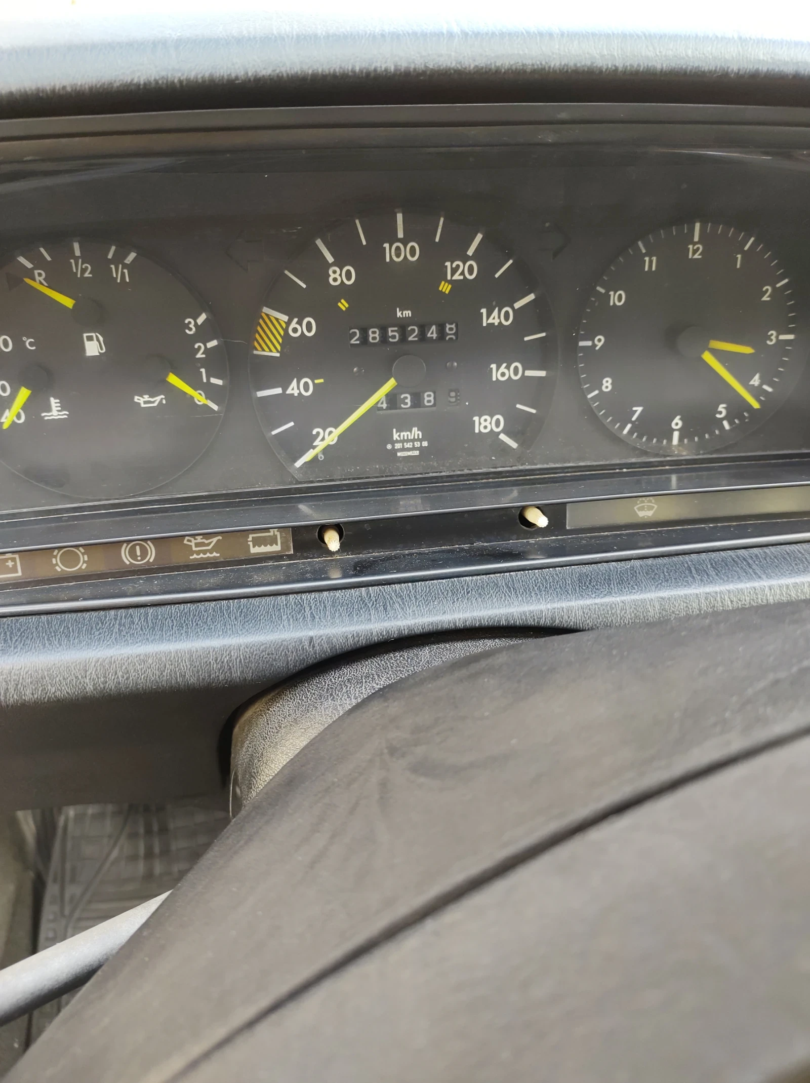 Mercedes-Benz 190 2.0D, снимка 10 - Автомобили и джипове - 53845722