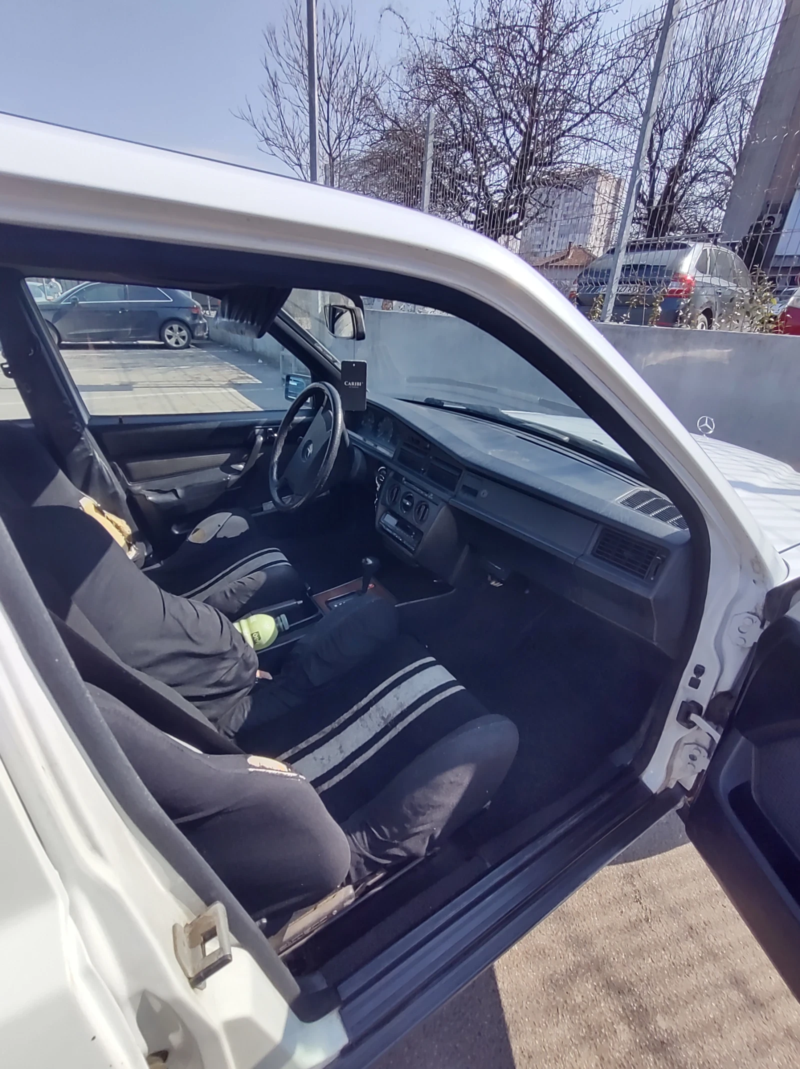 Mercedes-Benz 190 2.0D, снимка 12 - Автомобили и джипове - 53845722