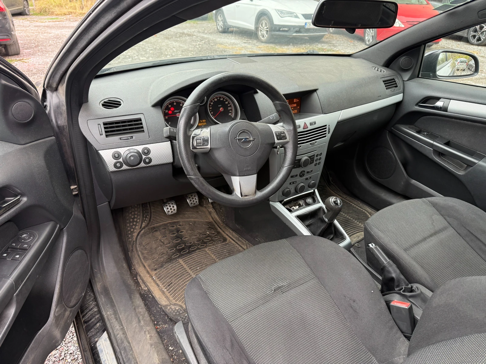 Opel Astra GTC, снимка 5 - Автомобили и джипове - 53874923