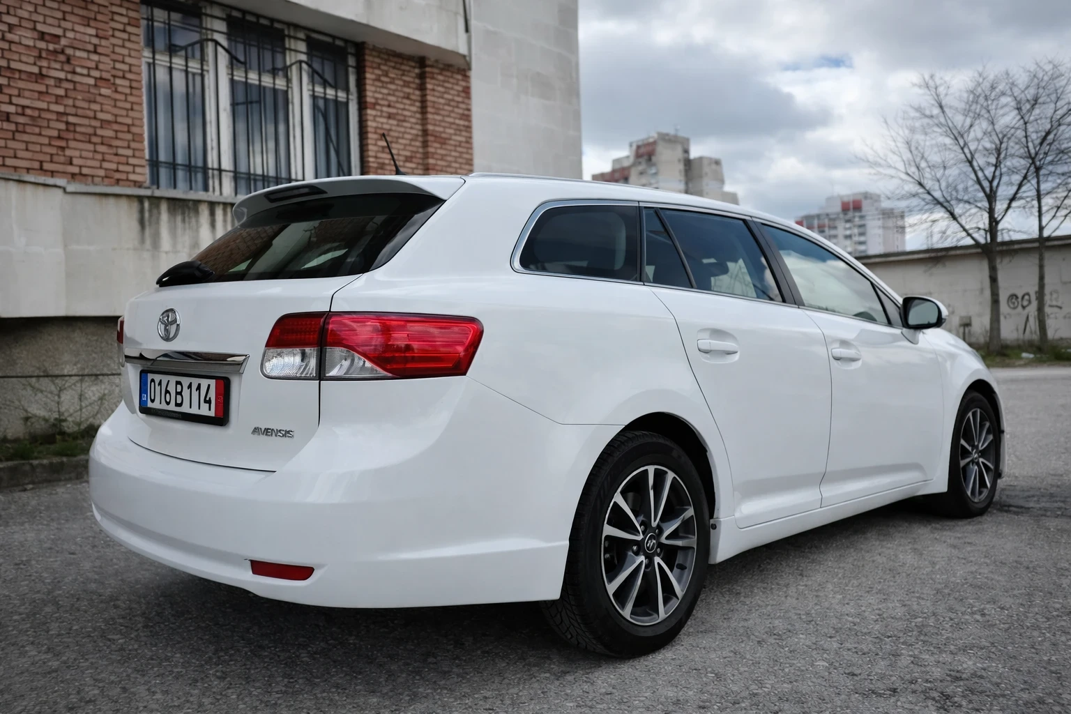 Toyota Avensis 2.0* БЕНЗИН* 152К.С.* FACELIFT* РЪЧКА* LUNA, снимка 7 - Автомобили и джипове - 54160460