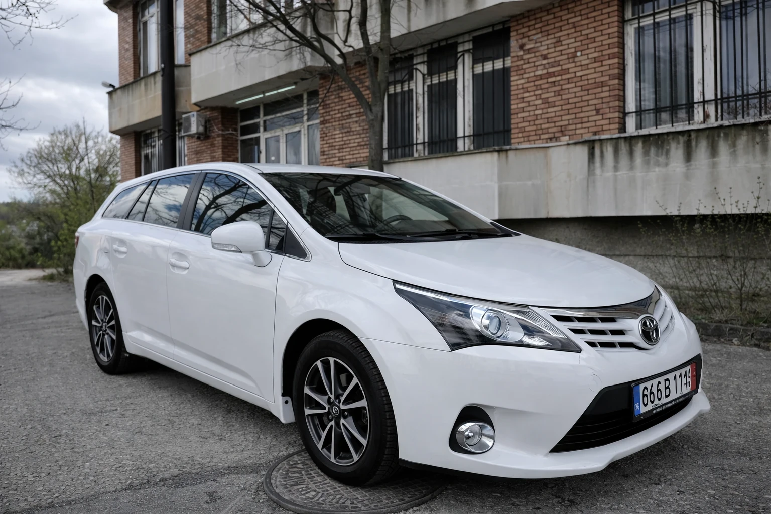 Toyota Avensis 2.0* БЕНЗИН* 152К.С.* FACELIFT* РЪЧКА* LUNA, снимка 3 - Автомобили и джипове - 54160460