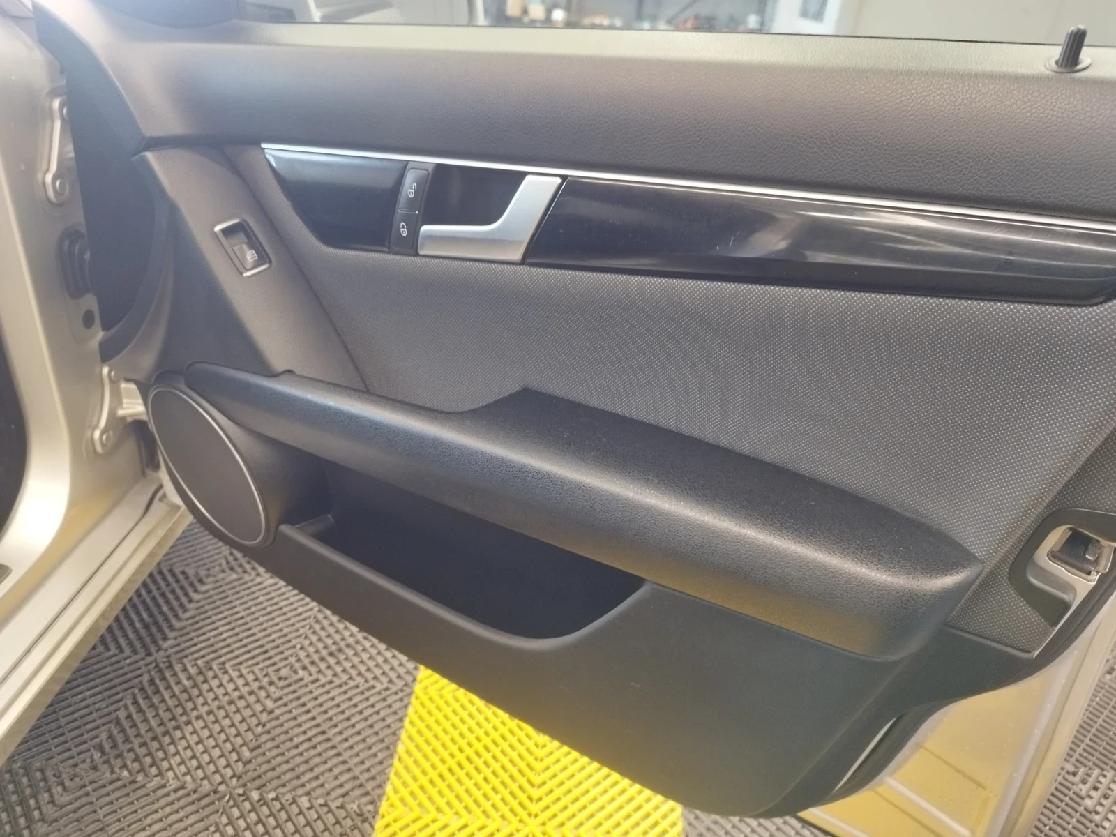 Mercedes-Benz C 200 C200, снимка 10 - Автомобили и джипове - 54328861