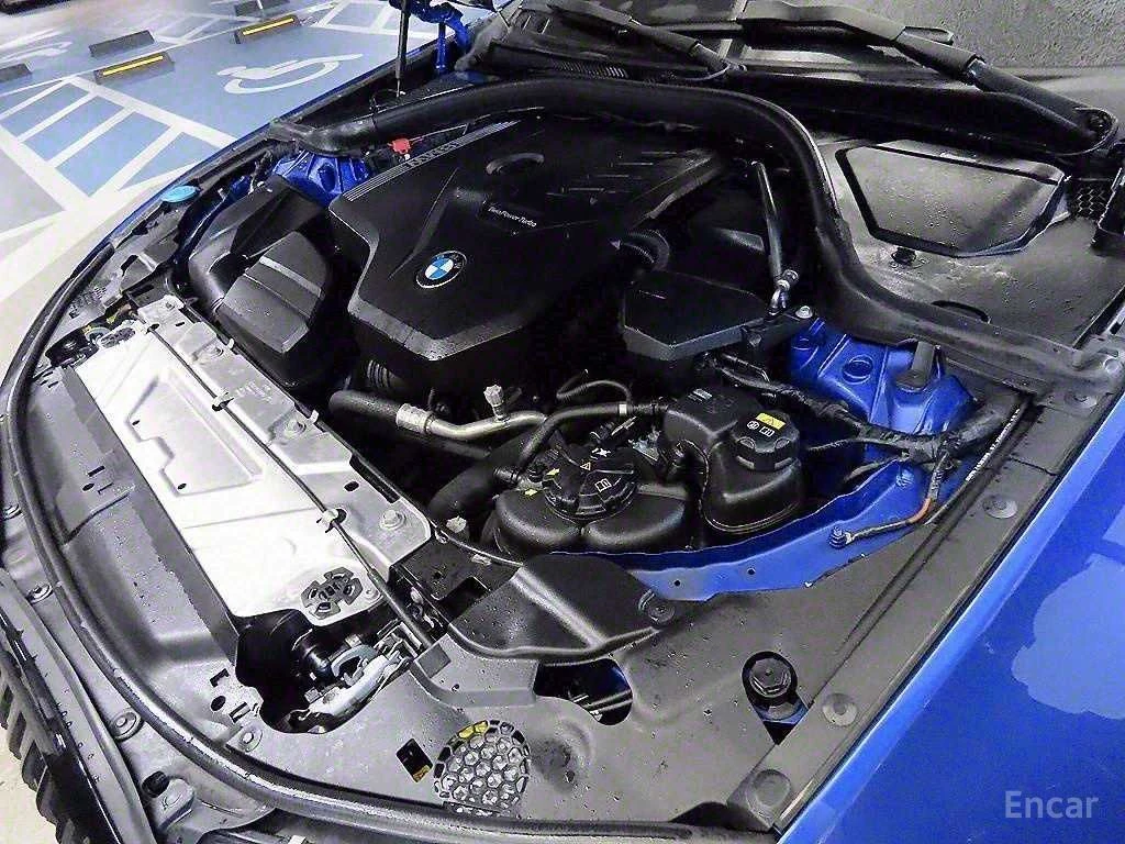 BMW 330 i* M-SPORT* HEAD-UP* HARMAN* 360 CAM* DISTRONIC, снимка 7 - Автомобили и джипове - 54372412