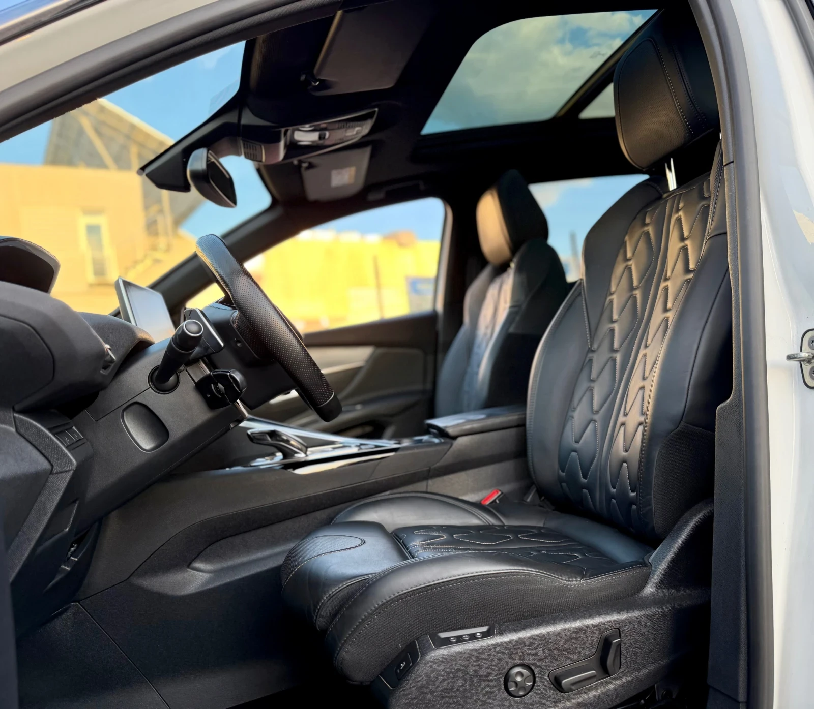 Peugeot 3008 2.0HDI GT line Панорама Масаж Премиум , снимка 8 - Автомобили и джипове - 54591462