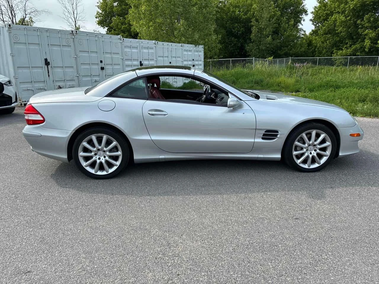 Mercedes-Benz SL * 5.5L V8 * АВТОКРЕДИТ БЕЗ ПЪРВОНАЧАЛНА ВНОСКА* , снимка 3 - Автомобили и джипове - 54908680