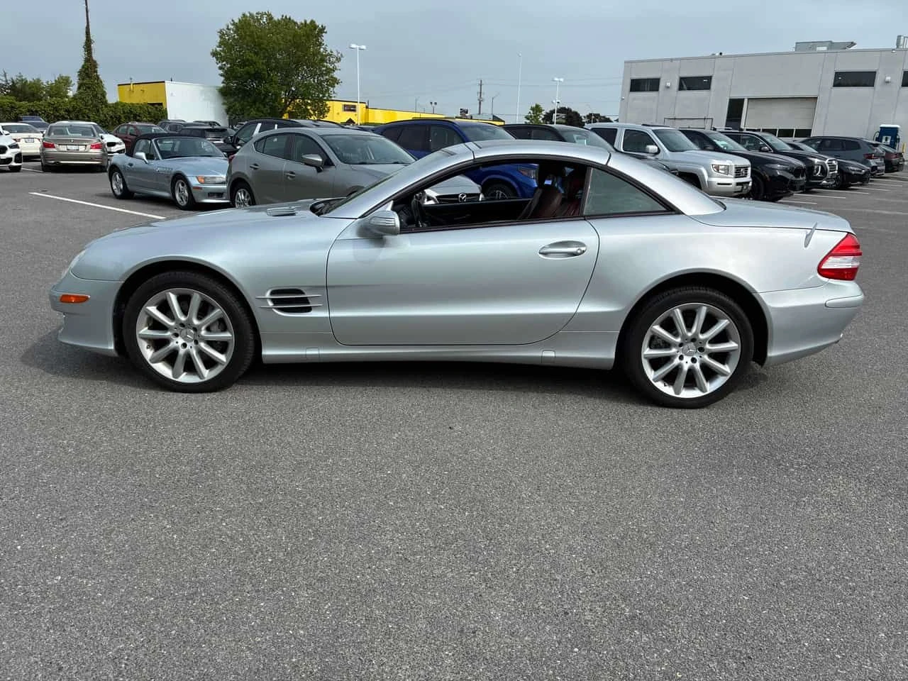 Mercedes-Benz SL * 5.5L V8 * АВТОКРЕДИТ БЕЗ ПЪРВОНАЧАЛНА ВНОСКА* , снимка 2 - Автомобили и джипове - 54908680