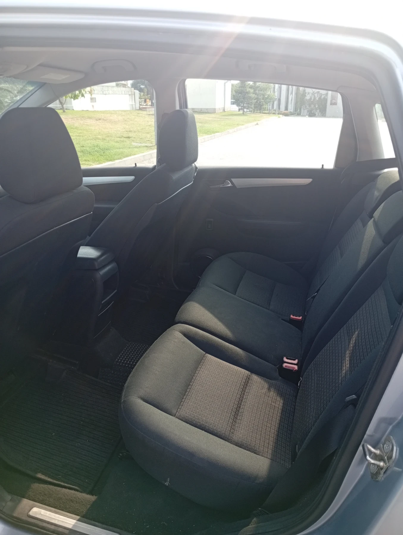 Mercedes-Benz B 180, снимка 8 - Автомобили и джипове - 55316371