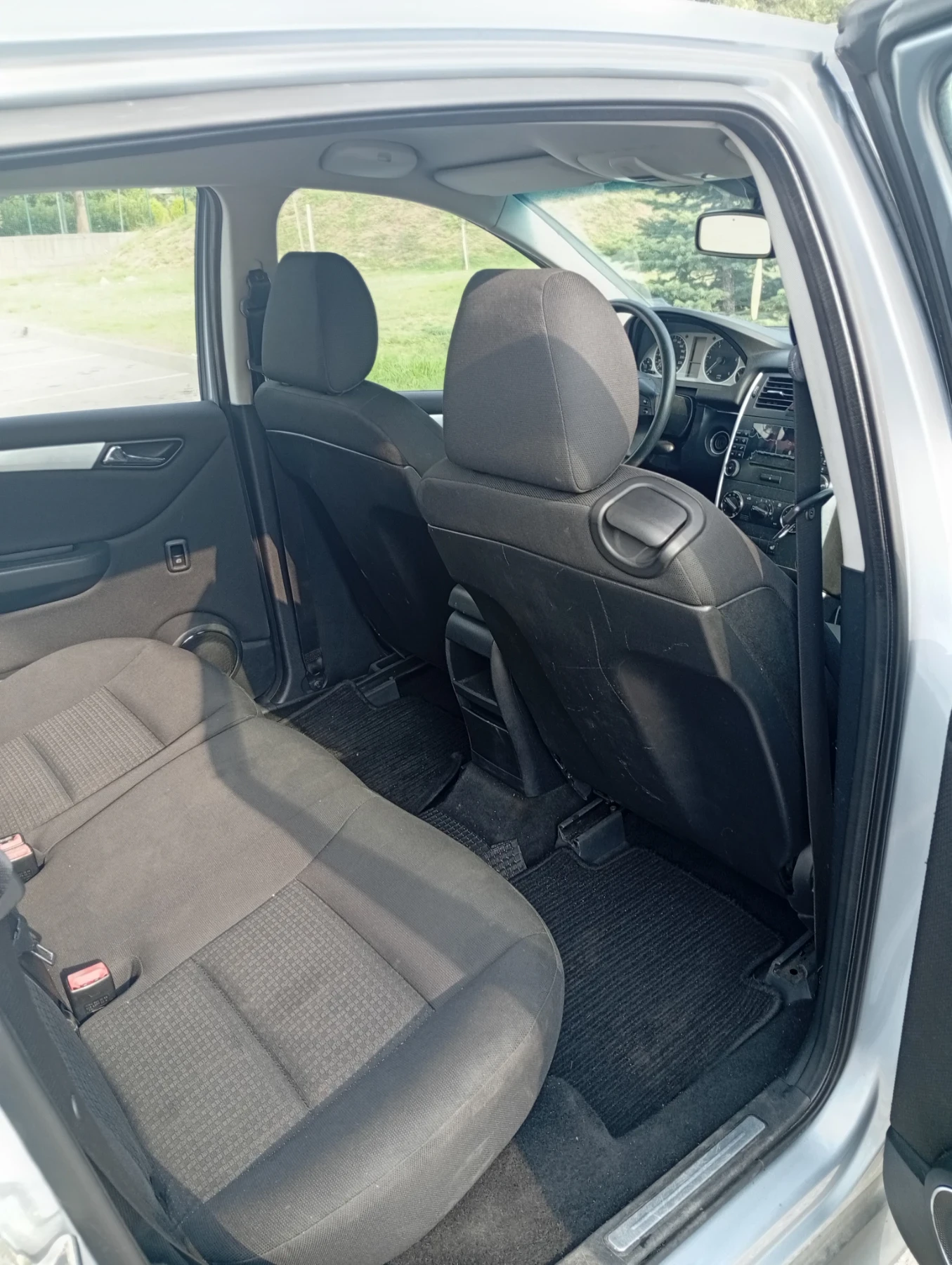 Mercedes-Benz B 180, снимка 4 - Автомобили и джипове - 55316371