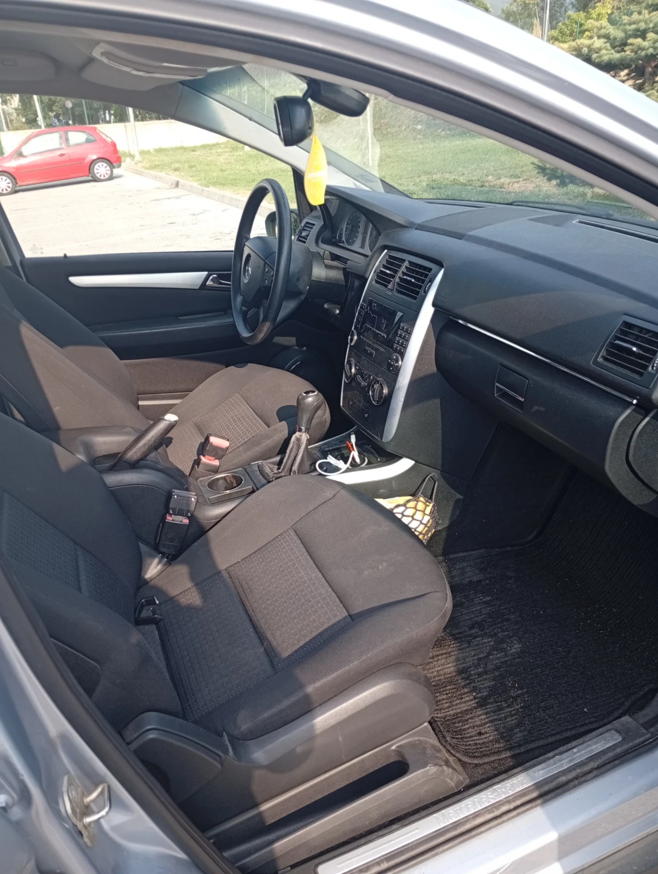 Mercedes-Benz B 180, снимка 5 - Автомобили и джипове - 55316371