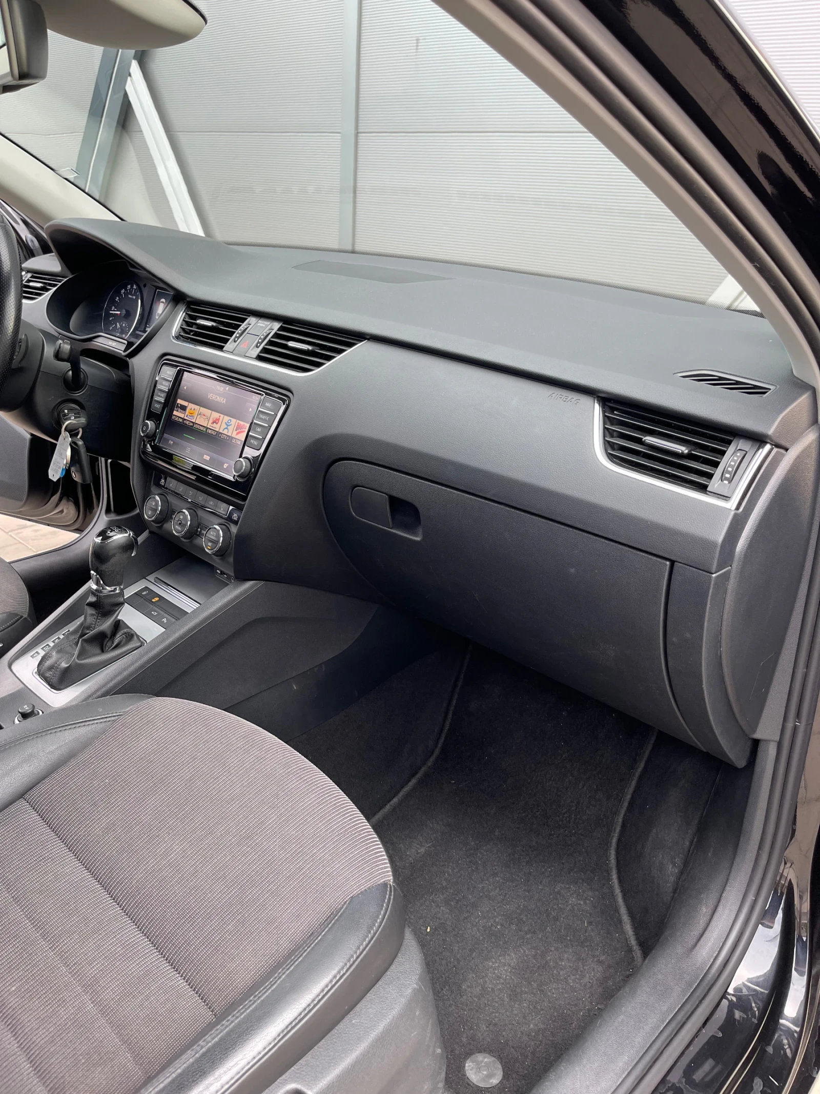 Skoda Octavia 2.0tdi / Distronic/ Canton , снимка 10 - Автомобили и джипове - 55327625
