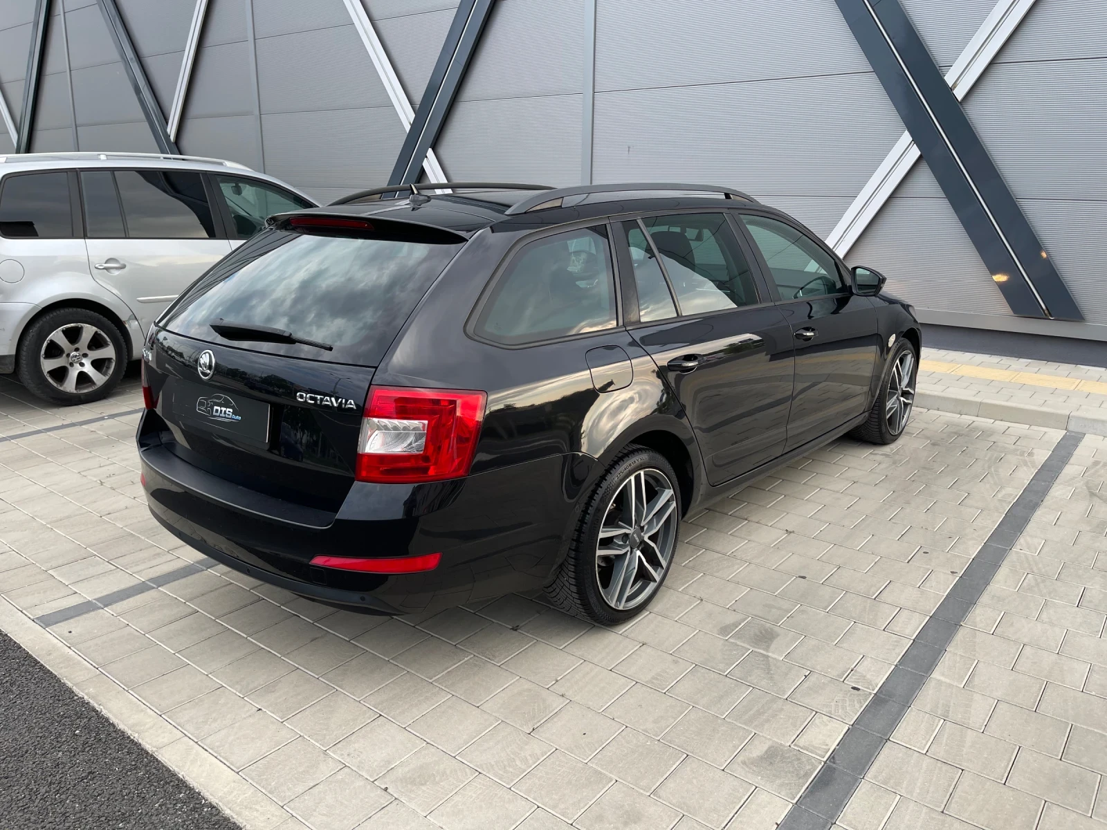 Skoda Octavia 2.0tdi / Distronic/ Canton , снимка 4 - Автомобили и джипове - 55327625