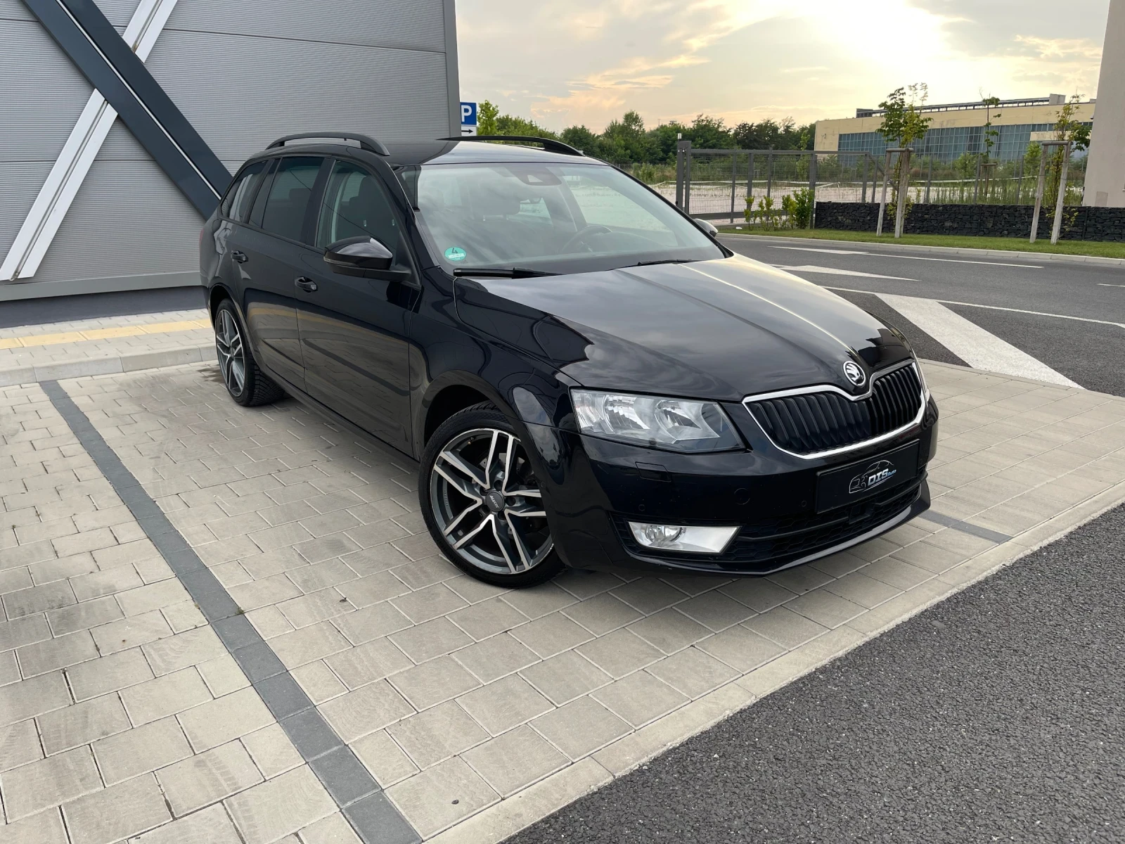 Skoda Octavia 2.0tdi / Distronic/ Canton , снимка 2 - Автомобили и джипове - 55327625