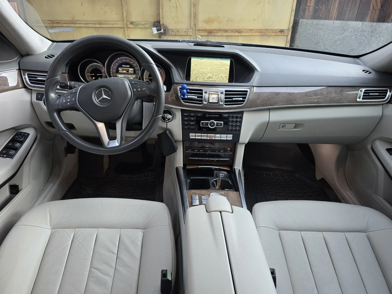 Mercedes-Benz E 250, снимка 14 - Автомобили и джипове - 55709350