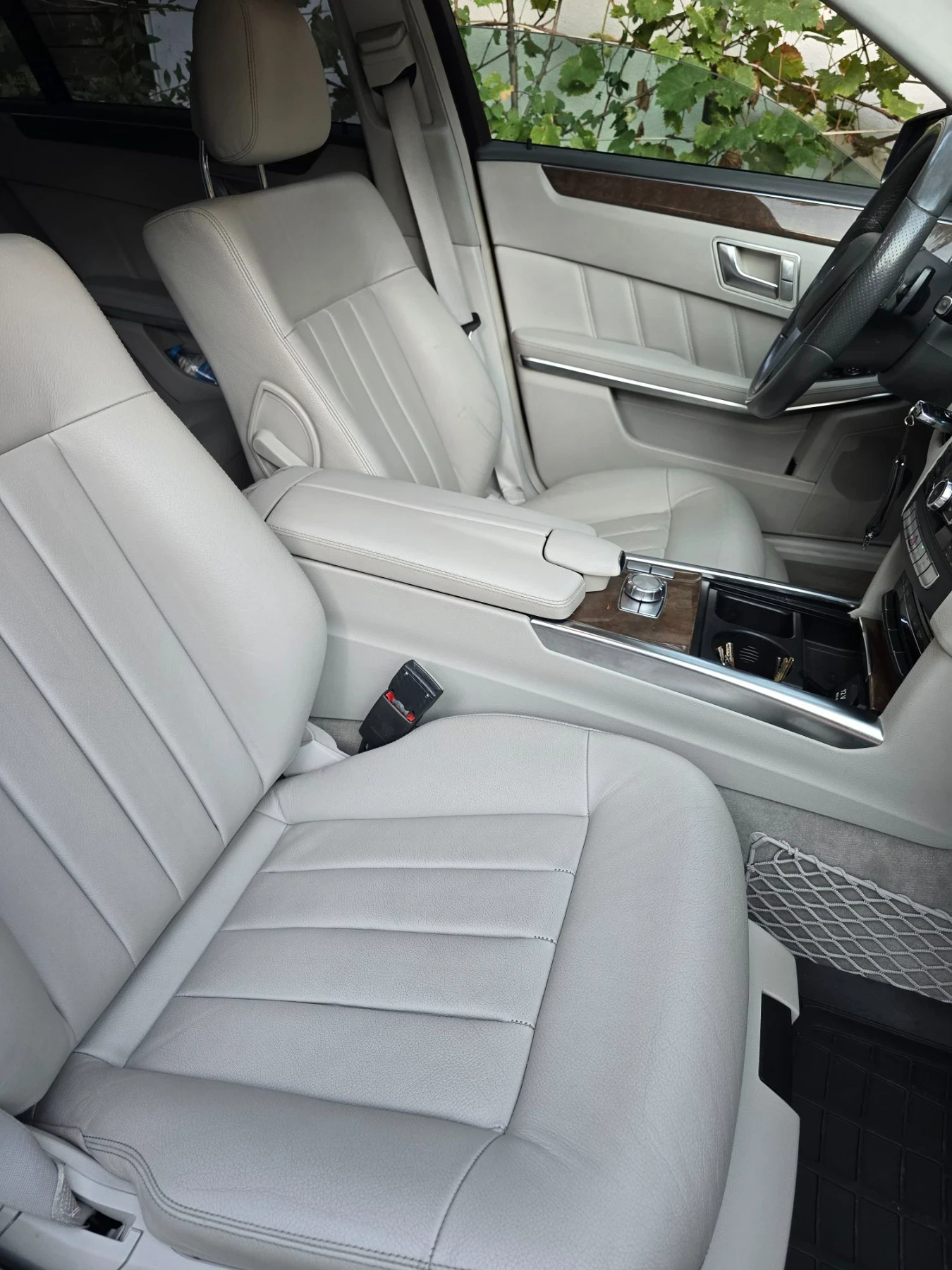 Mercedes-Benz E 250, снимка 9 - Автомобили и джипове - 55709350