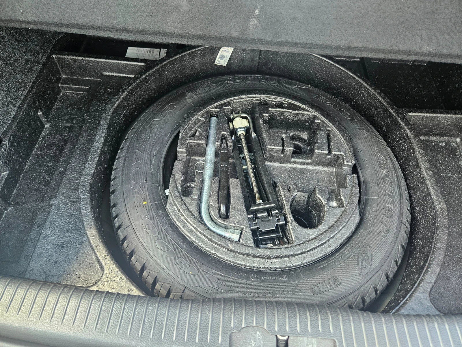 VW Golf 2.0 TDI, снимка 9 - Автомобили и джипове - 56220009