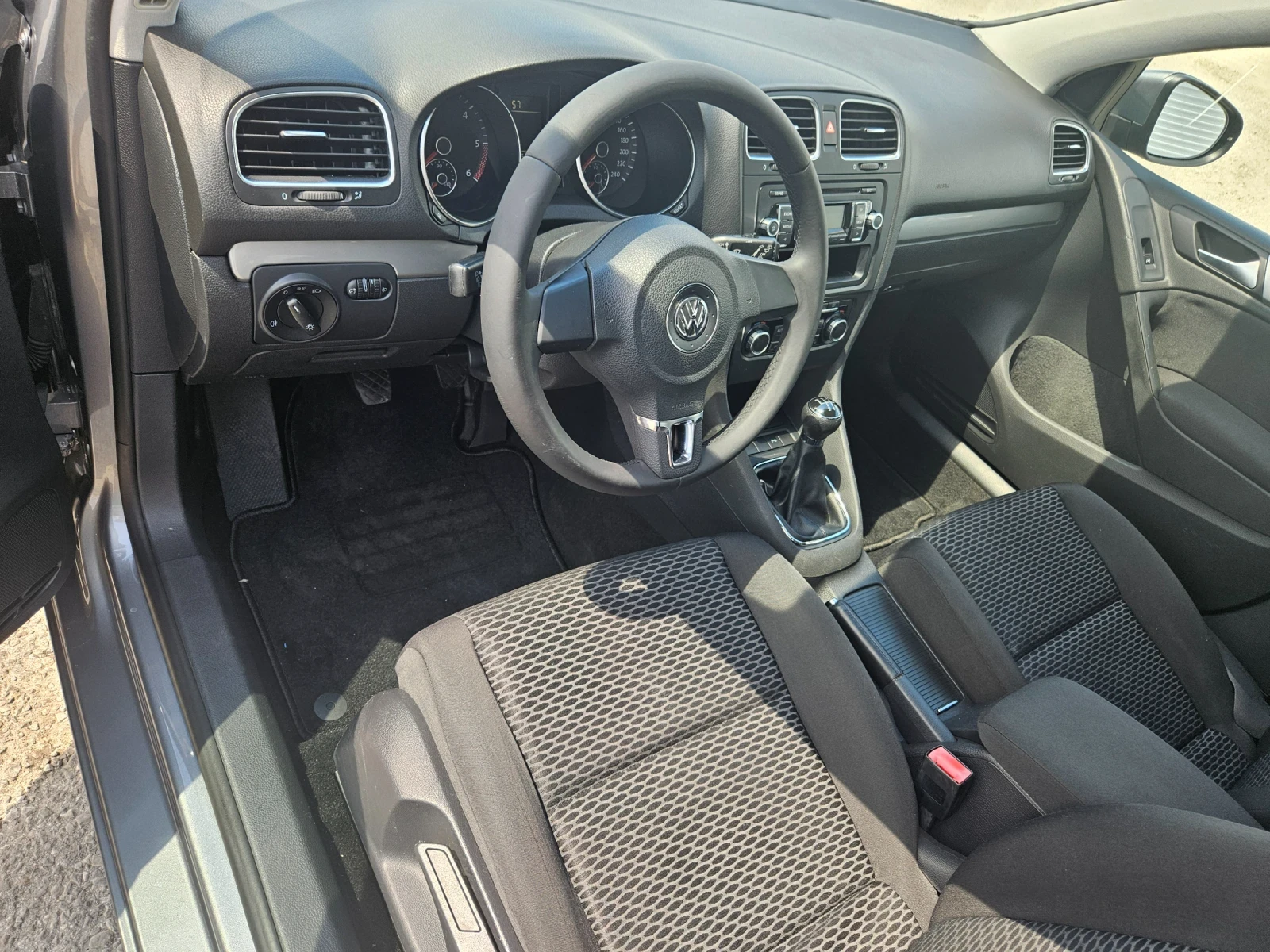 VW Golf 2.0 TDI, снимка 8 - Автомобили и джипове - 56220009
