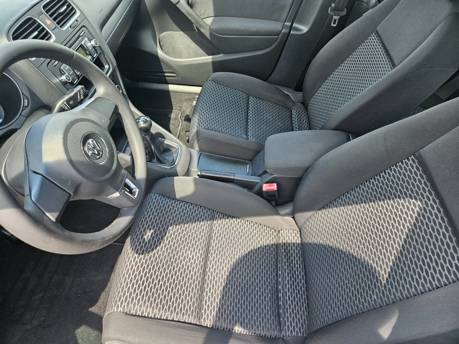VW Golf 2.0 TDI, снимка 10 - Автомобили и джипове - 56220009