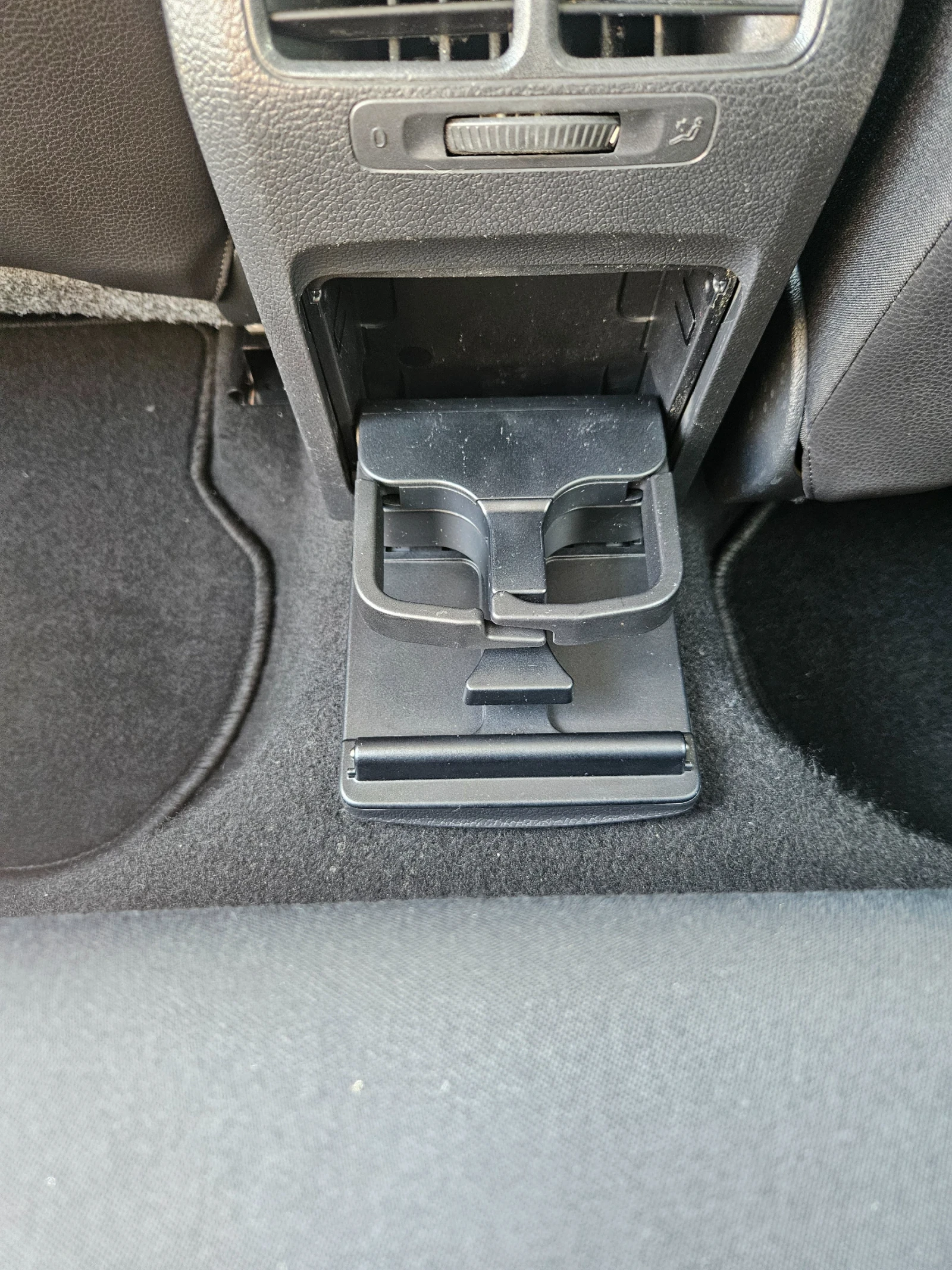 VW Golf 2.0 TDI, снимка 12 - Автомобили и джипове - 56220009