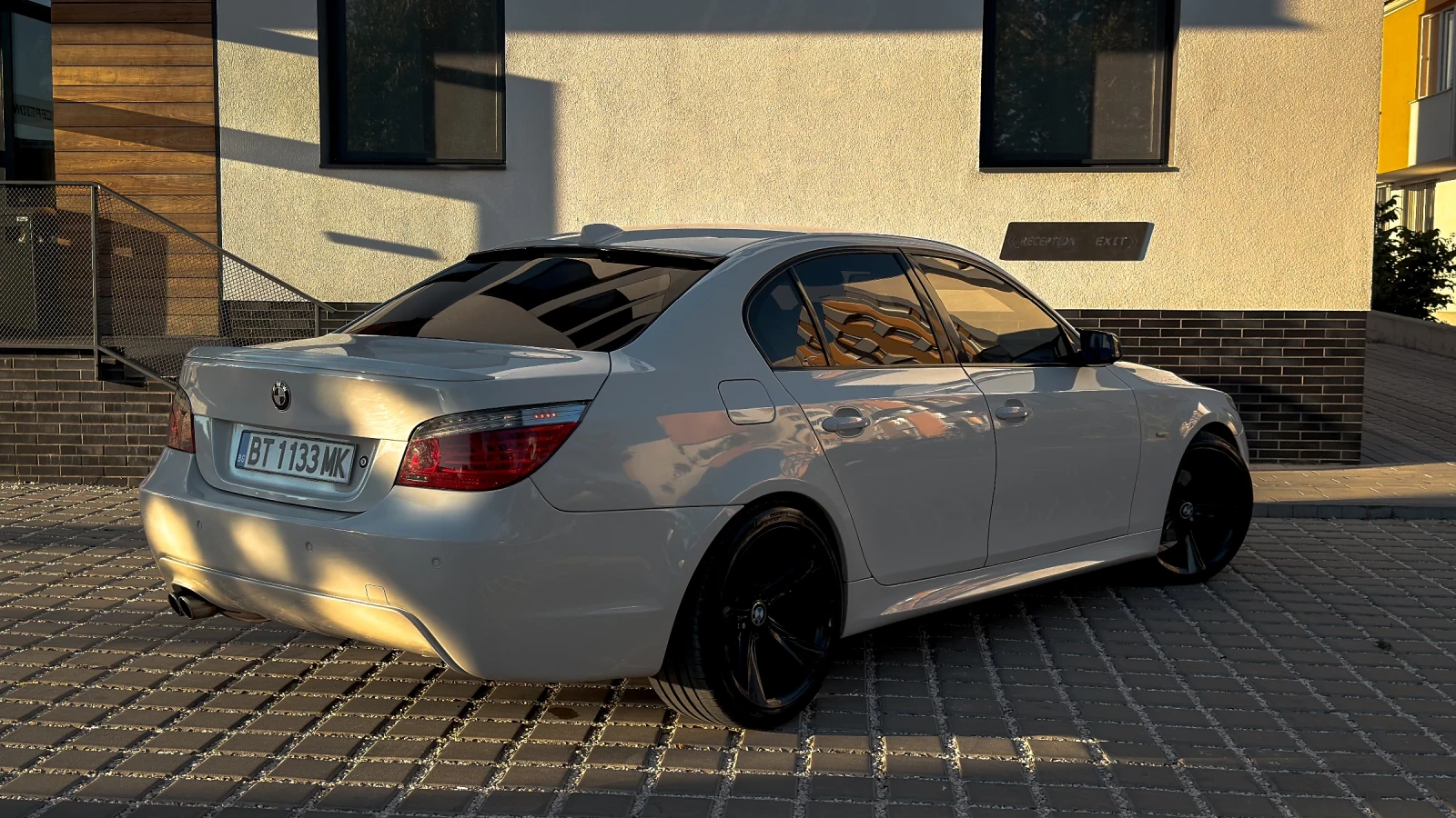 BMW 530 d* SoftClose* Keyless* HUD* , снимка 6 - Автомобили и джипове - 56339755
