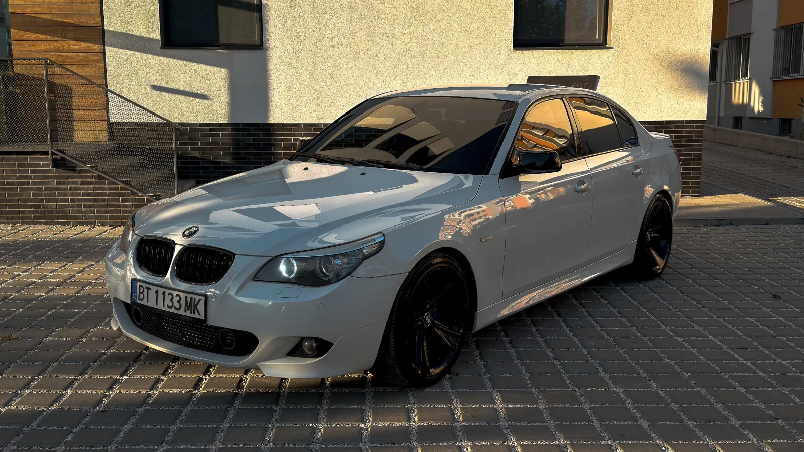 BMW 530 d* SoftClose* Keyless* HUD* , снимка 3 - Автомобили и джипове - 56339755