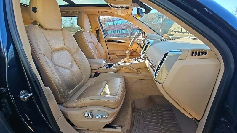 Porsche Cayenne 1ВИ СОБСТВЕНИК* BOSE* PANO* ОБДУХ* KEYLESS, снимка 10 - Автомобили и джипове - 47967156