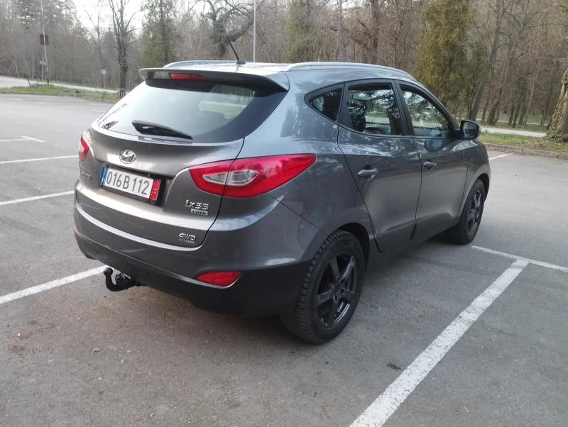 Hyundai IX35 Фейслифт Автомат LED, снимка 5 - Автомобили и джипове - 49498538