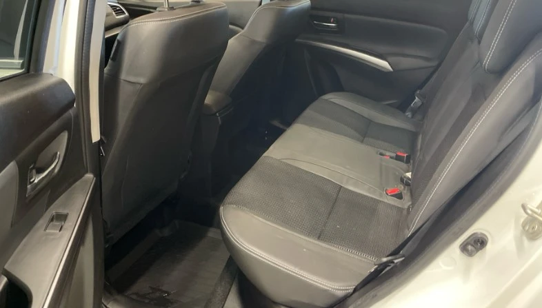 Suzuki SX4 S-Cross Booster Jet Hybrid AllGrip, снимка 7 - Автомобили и джипове - 54280199